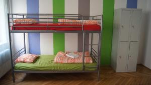 Posteľ alebo postele v izbe v ubytovaní Westend Hostel