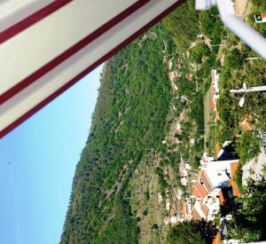 Een luchtfoto van Estrela