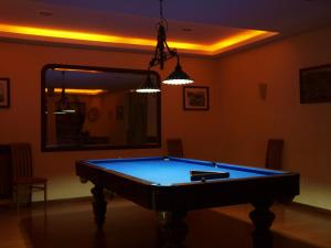 Estrela tesisinde bir bilardo masası