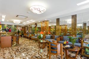 Um restaurante ou outro lugar para comer em Hanoi Golden Holiday Hotel