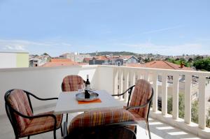 Balkón nebo terasa v ubytování Apartmani Trogir