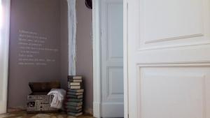 The library in Az apartmant