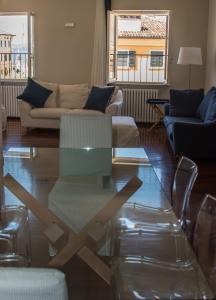 Gallery image of IN PIAZZA appartamento con vista in Lazise