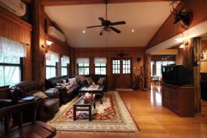 The lobby or reception area at Pa-Rita Country Home