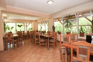 Restaurace v ubytování Pensiunea Valea Negrasului