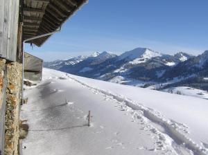 Landhaus Nagelfluh talvella