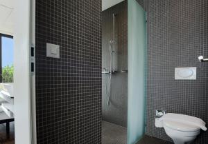 Ein Badezimmer in der Unterkunft Hotel Kreuzlingen am Hafen