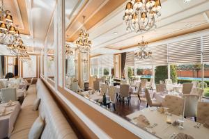 Restaurace v ubytování Ramada Plaza by Wyndham Gevgelija