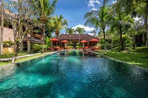 Swimming pool sa o malapit sa Villa Sabandari