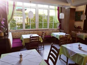 Restauracja lub miejsce do jedzenia w obiekcie Strandpension Seejuwel