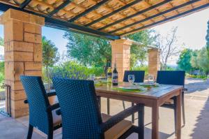 Ein Patio oder anderer Außenbereich in der Unterkunft Son Barbot (Can Robi Nou)