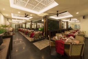 A restaurant or other place to eat at Pranaya Boutique Hotel