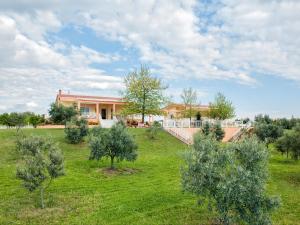 A garden outside Villa Elaia Mare