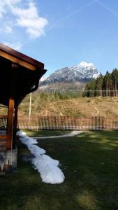 A general mountain view or a mountain view taken from the holiday home