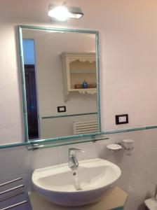 A bathroom at Teruzzi Country House