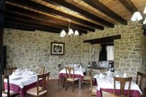 ห้องอาหารหรือที่รับประทานอาหารของ Casona Santa Coloma
