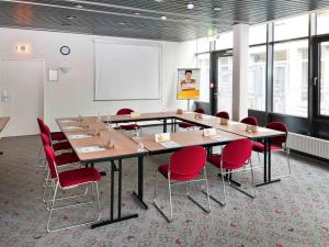 Der Geschäftsbereich oder Konferenzraum in der Unterkunft ibis Augsburg Hauptbahnhof