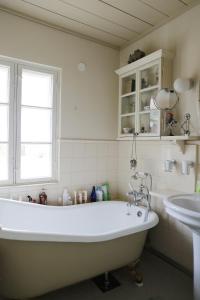 1800's Townhouse tesisinde bir banyo