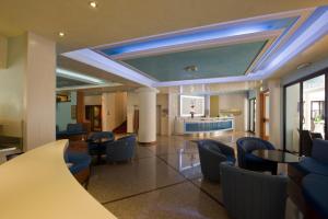 TV a/nebo společenská místnost v ubytování Hotel Hollywood***S