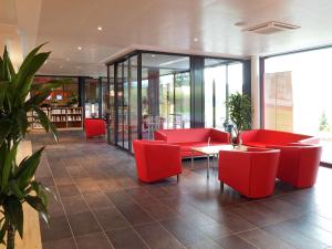 ibis Bulle - La Gruyère Swiss Bike Hotel的休息区