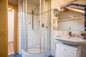 Koupelna v ubytování Ferienwohnung Spindlegger + 24 fotografií