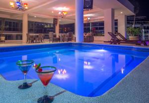 Bazén v ubytování Blue Chairs Beachfront Resort Puerto Vallarta - Adults Only nebo v jeho okolí