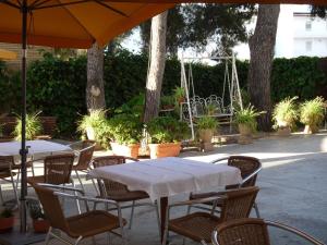 Vonkajšia záhrada v ubytovaní Hotel Ribes Roges