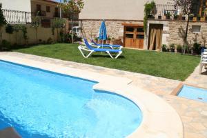 Bazén v ubytování Hotel Castellote nebo v jeho okolí