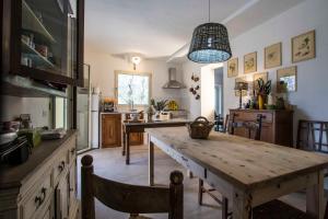 Virtuvė arba virtuvėlė apgyvendinimo įstaigoje La casa di Terry