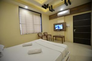 Gallery image of Hotel Radhe Krishna in Solapur