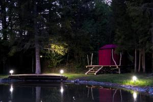 Domaine de la Font Vineuse & Spa外面的花园