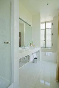 Un baño de Hotel Angleterre