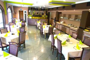 Restaurace v ubytování Europa Hotel És Étterem + 19 fotografií