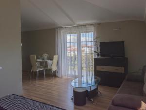 TV/trung tâm giải trí tại VacationClub - Regina Maris Apartment 71