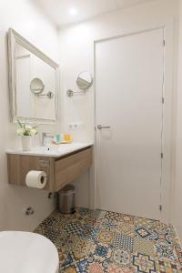 A bathroom at Hostal Menurka