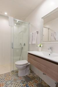 A bathroom at Hostal Menurka