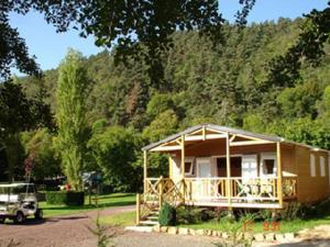 Gallery image of Camping La Clé des Champs in Saint-Nectaire