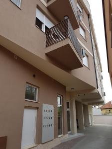 Bangunan di mana terletaknya apartmen