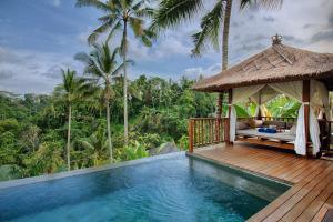 Piscina a Natya Resort Ubud o a prop