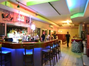 Loungen eller baren på West Plaza Malakal