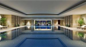 basen w budynku z basenem poolvisorvisor w obiekcie Yuyao Yangming Hot Spring Resort w mieście Yuyao
