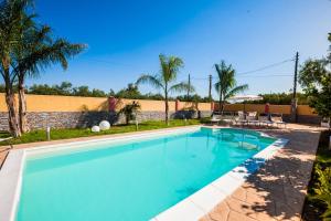 The swimming pool at or close to Profumo di Zagara
