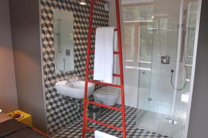 A bathroom at Hotel Kokořín