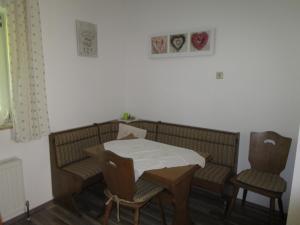 Posedenie v ubytovaní Ferienwohnung Huber