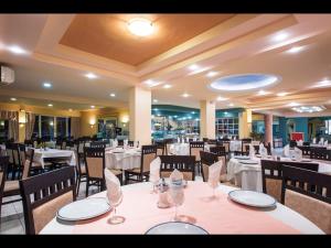 Restaurace v ubytování Potamaki Beach Hotel