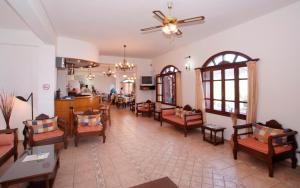 Гостиная зона в Ikaros Star Hotel