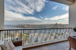 Ein Balkon oder eine Terrasse in der Unterkunft Marvellous Apartment in Tigne Point