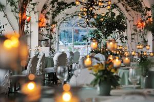 Reštaurácia alebo iné gastronomické zariadenie v ubytovaní Le Sirenuse + 37 fotografií