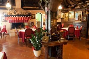 Restauracja lub miejsce do jedzenia w obiekcie Hotel Makin