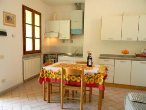 Dapur atau dapur kecil di Appartamenti Avanella a 150 mt dalla piscina 150 mt from swimming pool